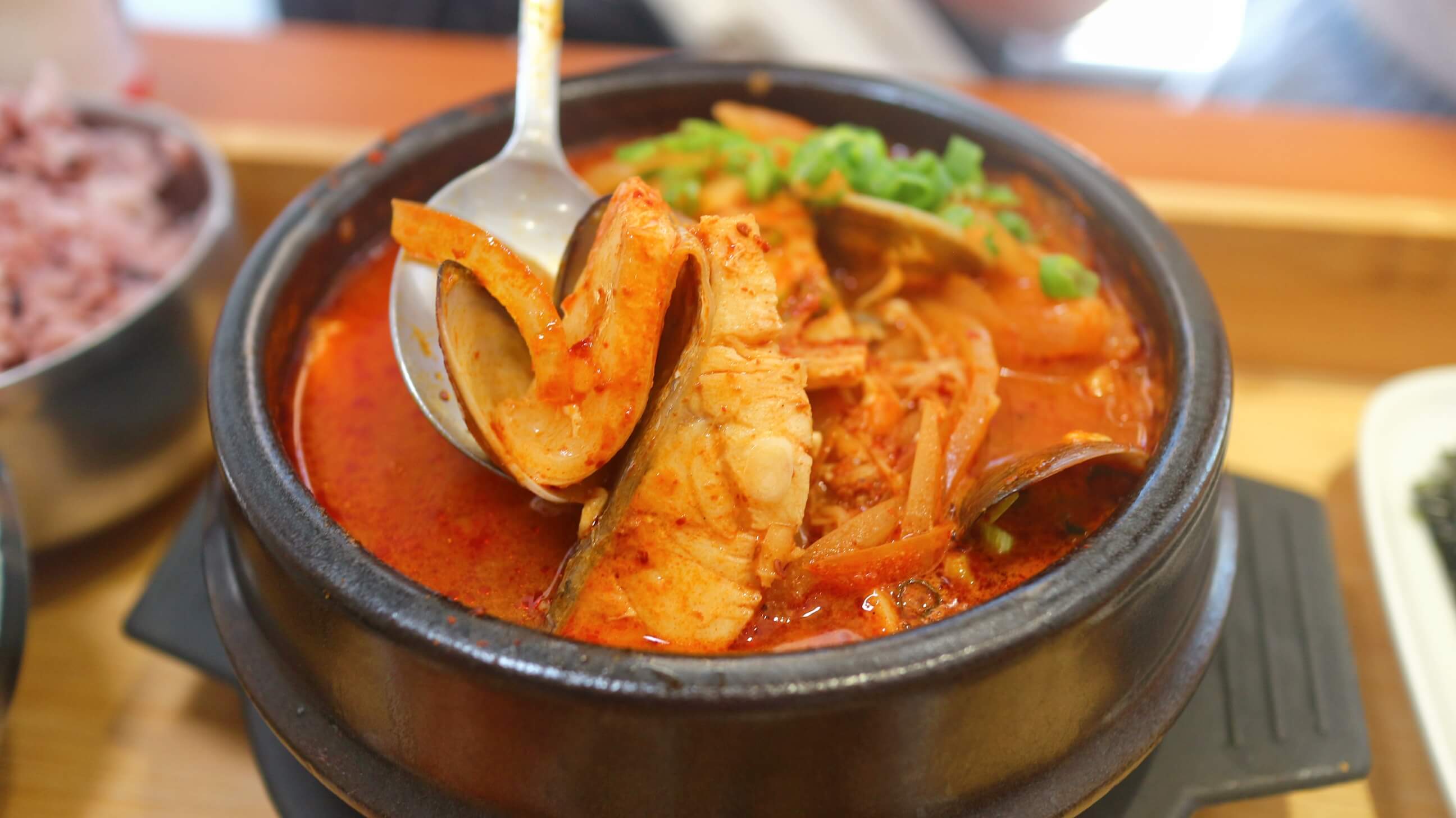 板橋美食|勁呷韓定食、口味道地韓國人開的、小菜無限吃到飽! - 第19張圖