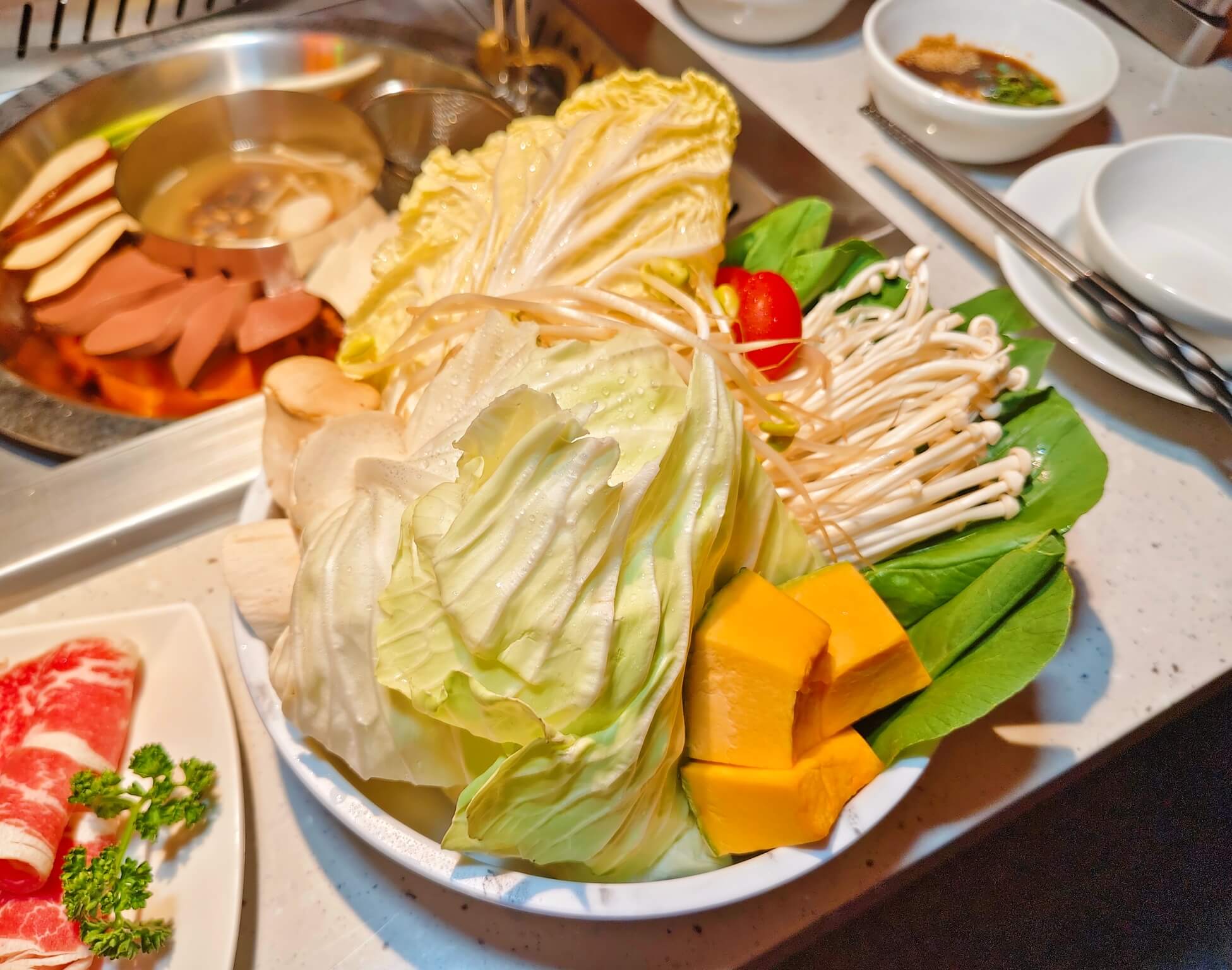 台中西區火鍋推薦|麻一點 重慶老火鍋、香辣過癮不燒喉、搭上麻麻系手搖飲口感太有趣了! - 第14張圖