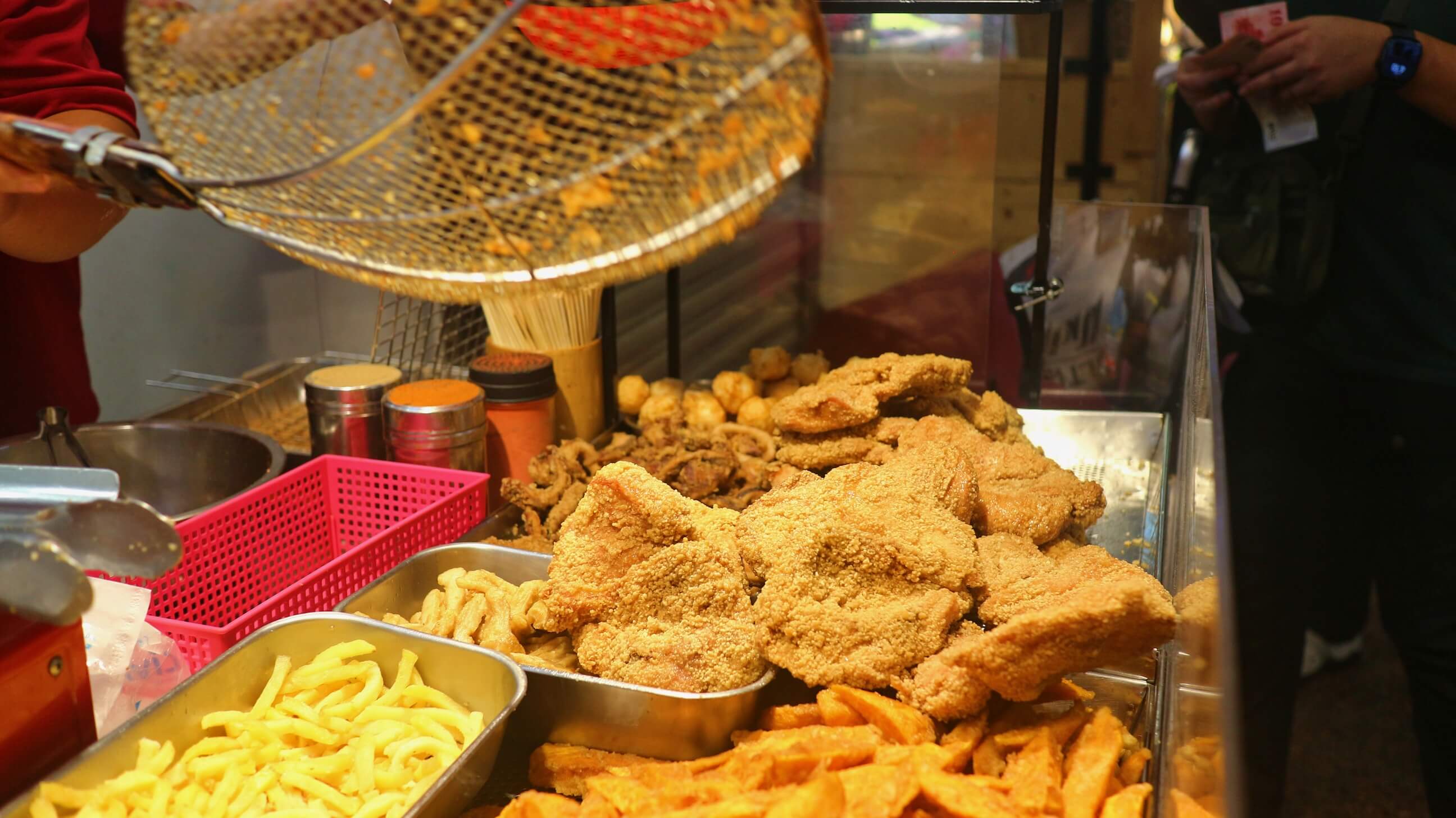 晴光市場美食|陳季炸雞 晴光市場店、香酥雞超搶手!雞排只要55元、雞翅、魷魚圈、地瓜通通必點!! - 第8張圖