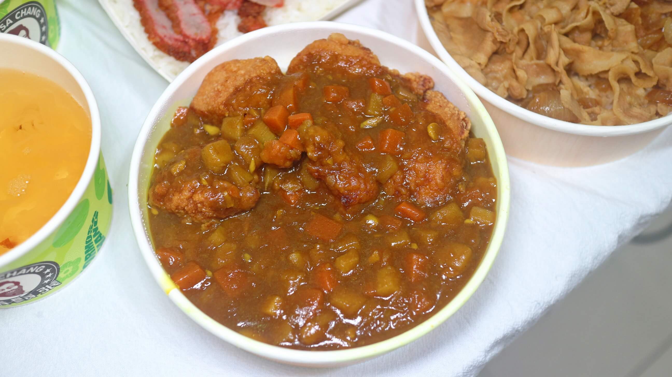 板橋江子翠美食｜鬍鬚張魯肉飯、雙重口感「日式咖哩炸雞丼飯」新上市、一甲子的美食台灣美食必吃！