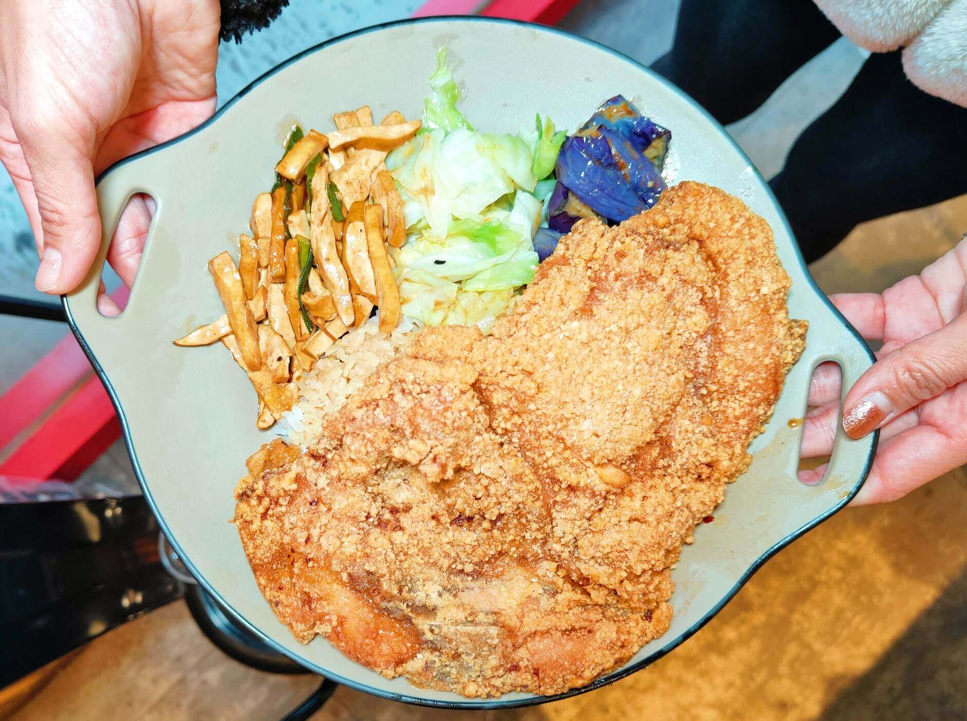 林口美食|蔡家排骨、比臉大雞排、飲料湯品無限享用、加飯不加價超平價人氣便當推薦! - 第10張圖