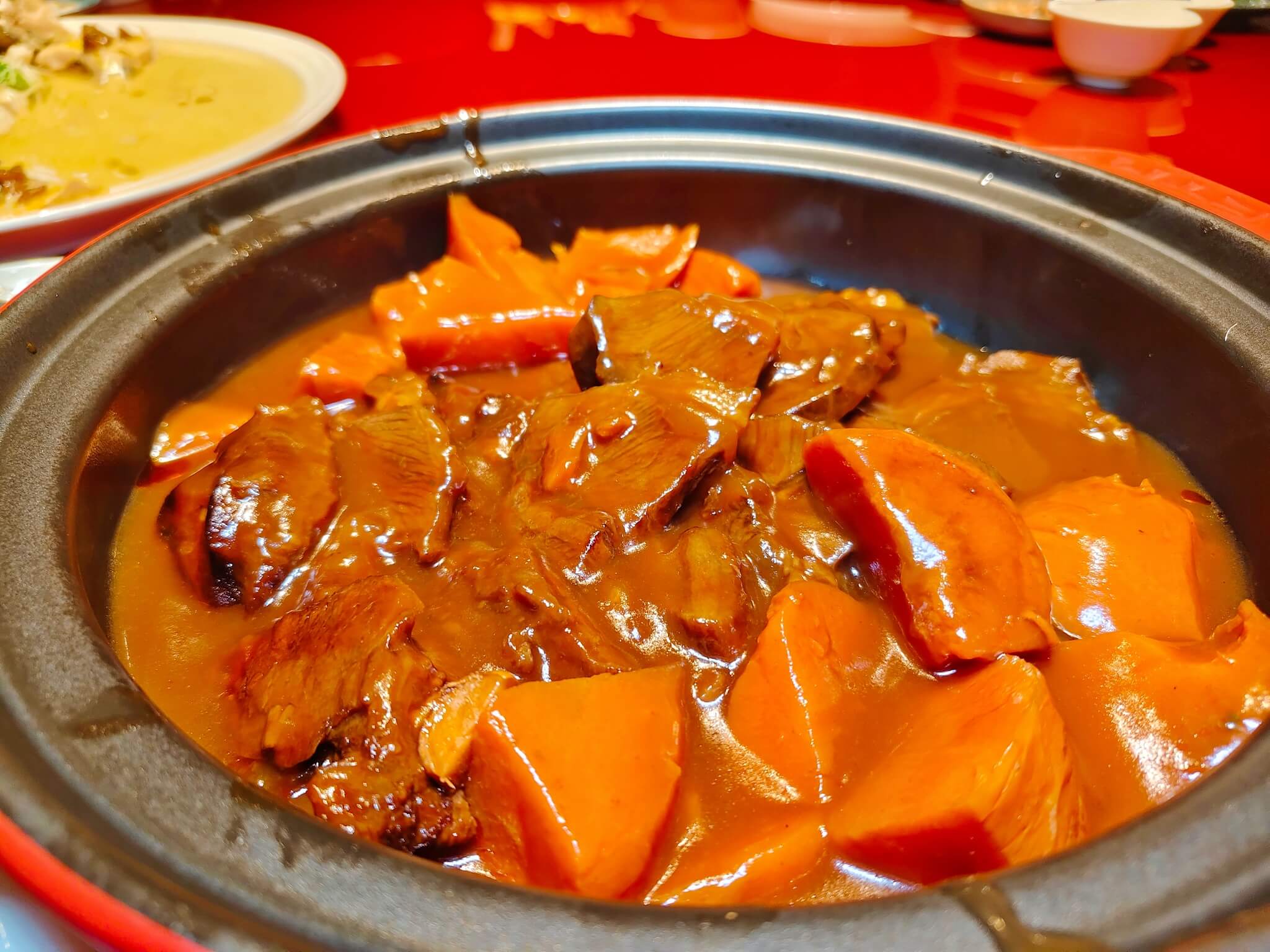 松山區私廚料理｜麟聚粵式料理 、連兩年米其林推薦、超值午間桌菜15,000元推薦、包廂推薦！茹曦酒店美食