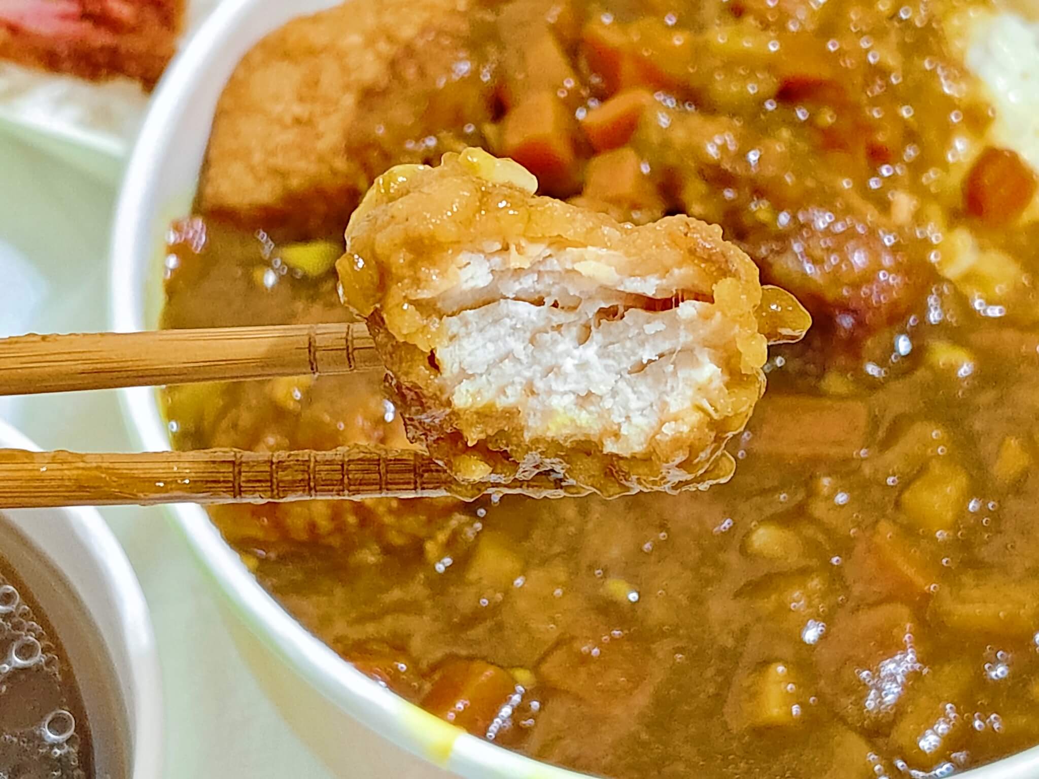 板橋江子翠美食｜鬍鬚張魯肉飯、雙重口感「日式咖哩炸雞丼飯」新上市、一甲子的美食台灣美食必吃！