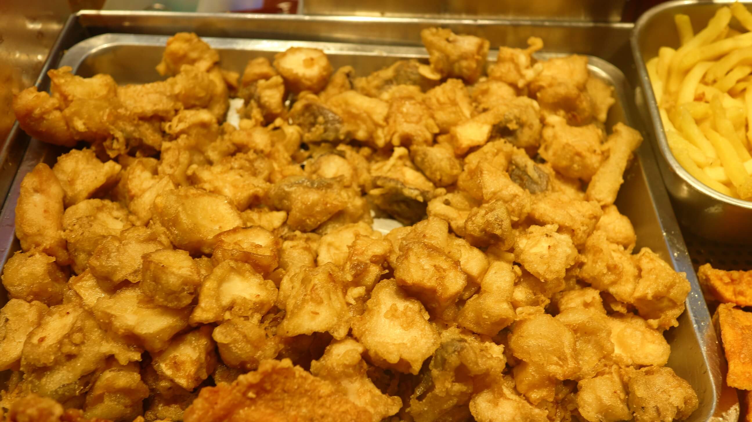 晴光市場美食|陳季炸雞 晴光市場店、香酥雞超搶手!雞排只要55元、雞翅、魷魚圈、地瓜通通必點!! - 第11張圖