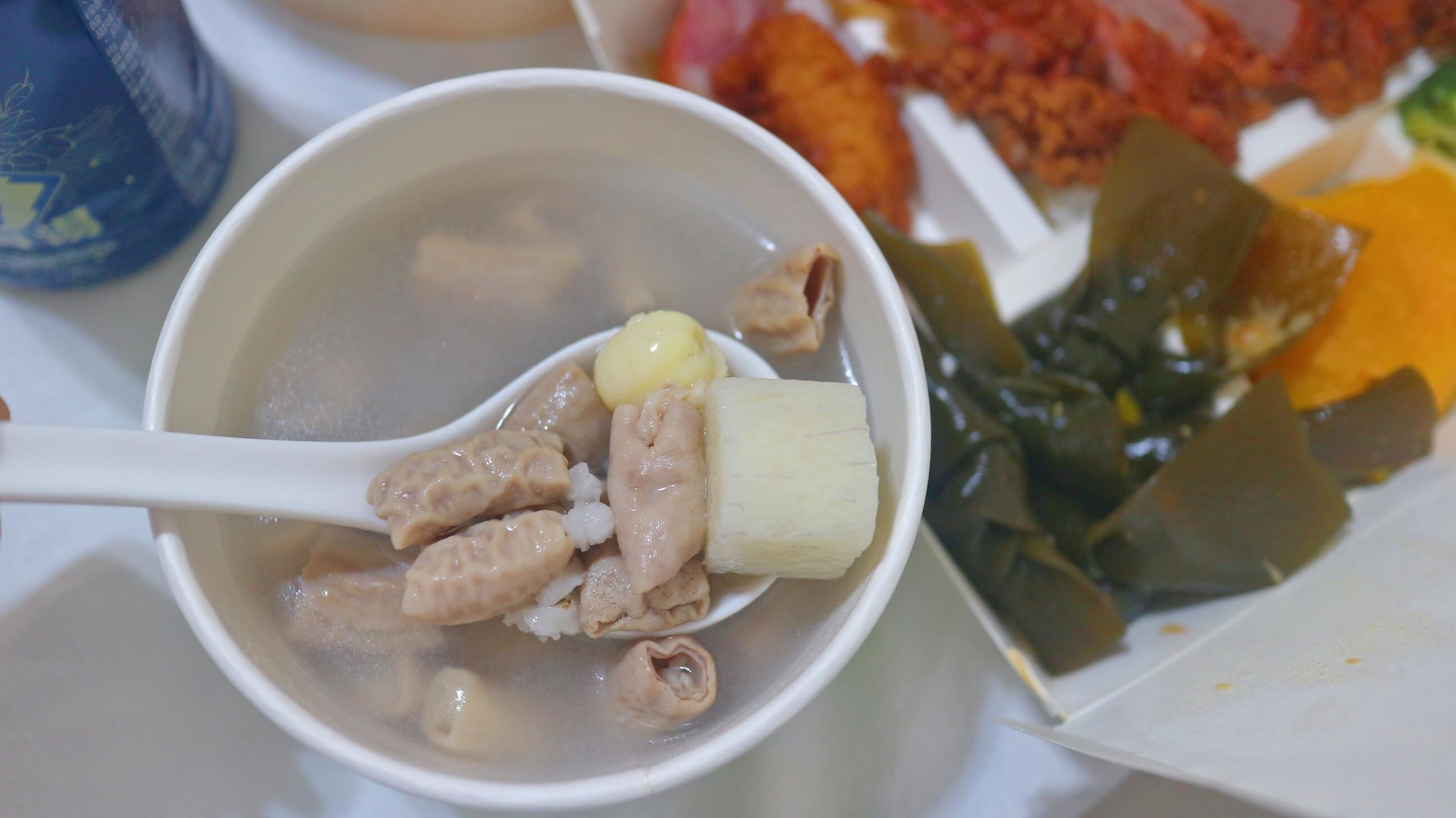 板橋江子翠美食｜鬍鬚張魯肉飯、雙重口感「日式咖哩炸雞丼飯」新上市、一甲子的美食台灣美食必吃！