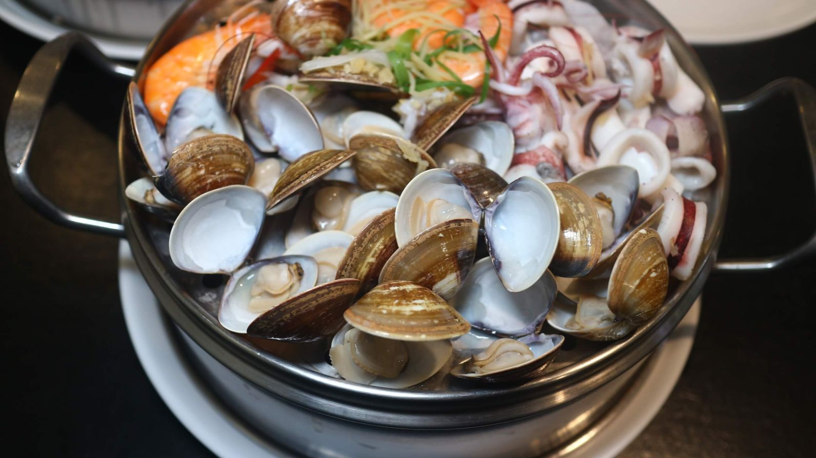 板橋美食|蒸天下海鮮蒸氣火鍋、活體海鮮、霸氣美味一鍋三吃! - 第21張圖 板橋美食|蒸天下海鮮蒸氣火鍋、活體海鮮、霸氣美味一鍋三吃!