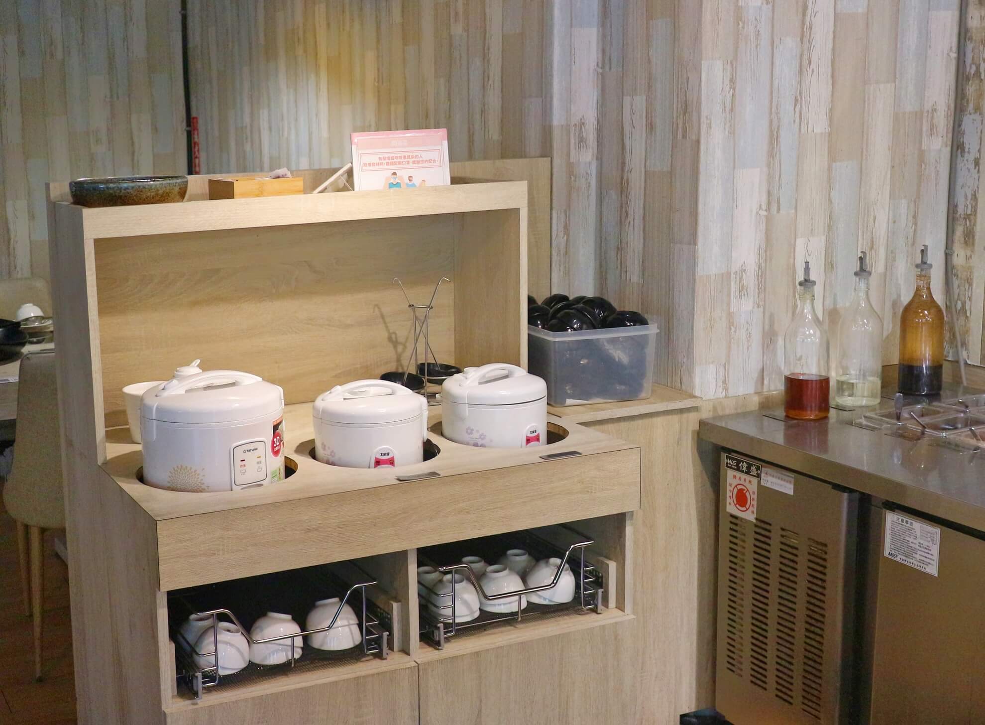 永和火鍋l 肉多多永和民權店 全台! 全天候! 平假日不限時! 輕量級套餐299 元起， 70多種自助吧、冰品吃到飽，CP值超高！(西門店.淡水店例假日除外，依各店營業時間；湯底.服務費另計)