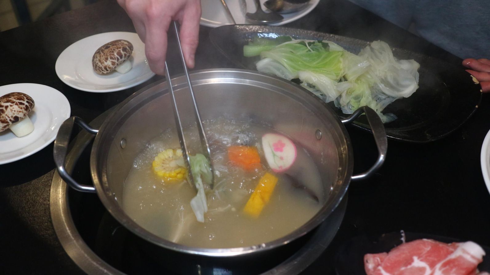 板橋美食|蒸天下海鮮蒸氣火鍋、活體海鮮、霸氣美味一鍋三吃! - 第24張圖 板橋美食|蒸天下海鮮蒸氣火鍋、活體海鮮、霸氣美味一鍋三吃!