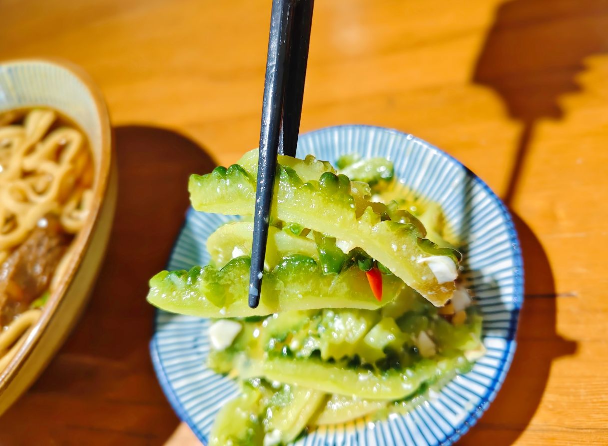 中山牛肉麵推薦｜東館牛肉麵、濃郁湯頭、厚實牛肉、就連國外旅客也無法抗拒他們魅力～！