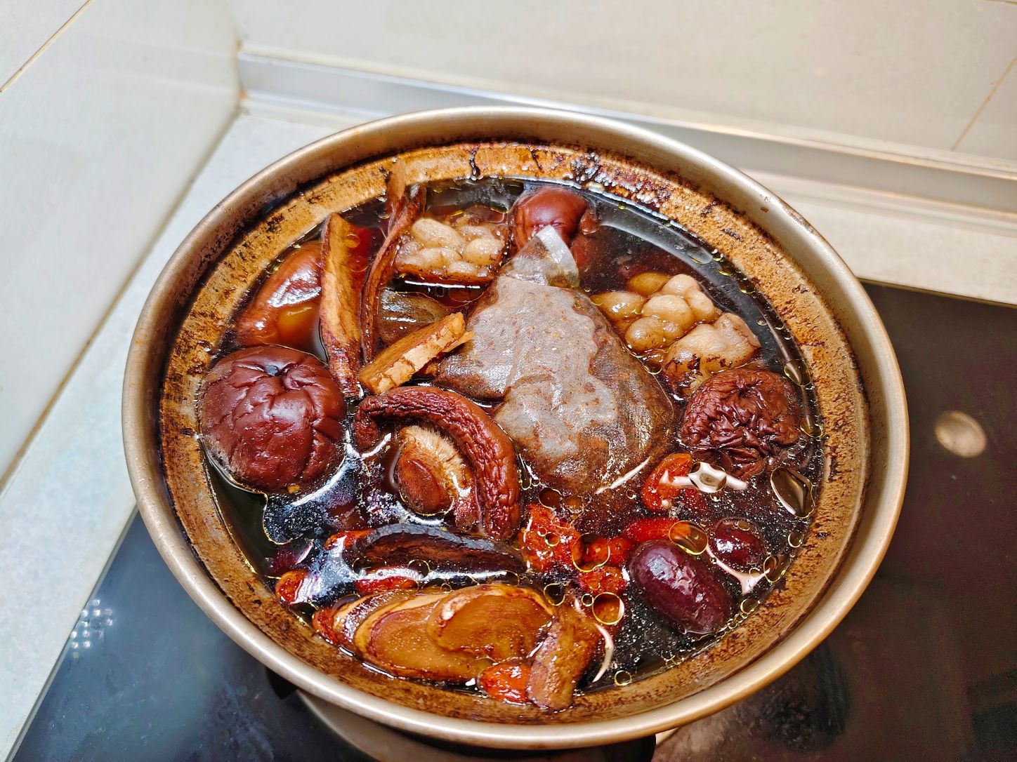 聯昌藥膳｜八珍、何首烏燉包、養成好體質！開啓你的「紅顏」模式～天天都能水噹噹！