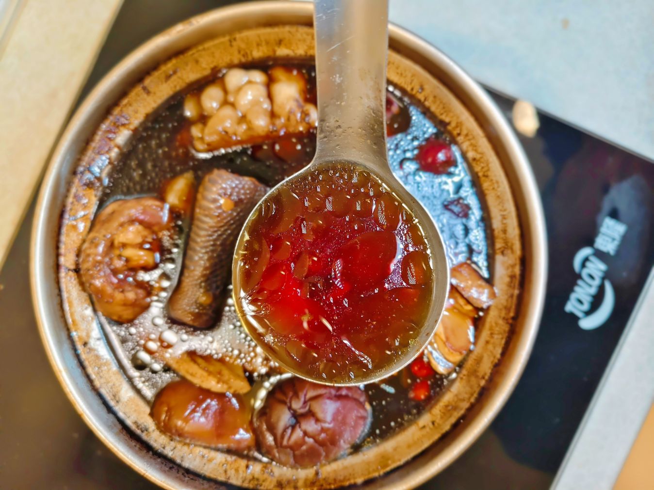 聯昌藥膳｜八珍、何首烏燉包、養成好體質！開啓你的「紅顏」模式～天天都能水噹噹！