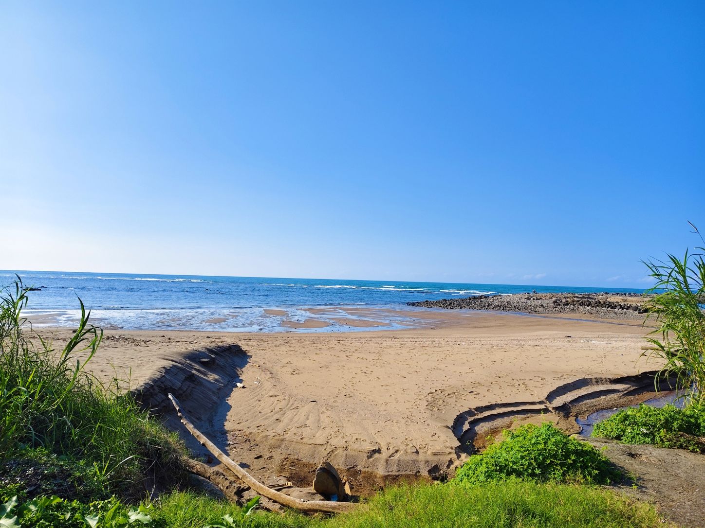 新北三芝海景咖啡廳｜秘境小峇里、如墾丁美景、湛藍大海盡收眼底！