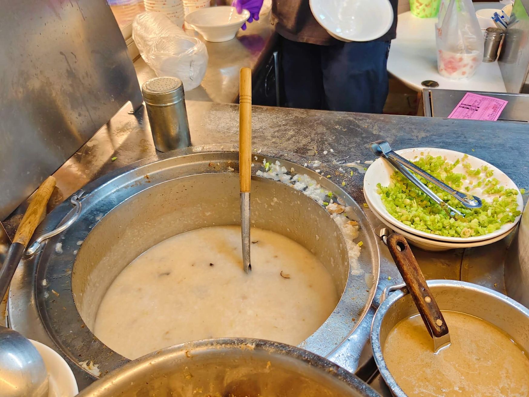 林口美食|半邊圓米粉湯香菇肉粥、香菇肉粥、米粉湯都只要30元、小菜只要15元! - 第10張圖 林口美食|半邊圓米粉湯香菇肉粥、香菇肉粥、米粉湯都只要30元、小菜只要15元!