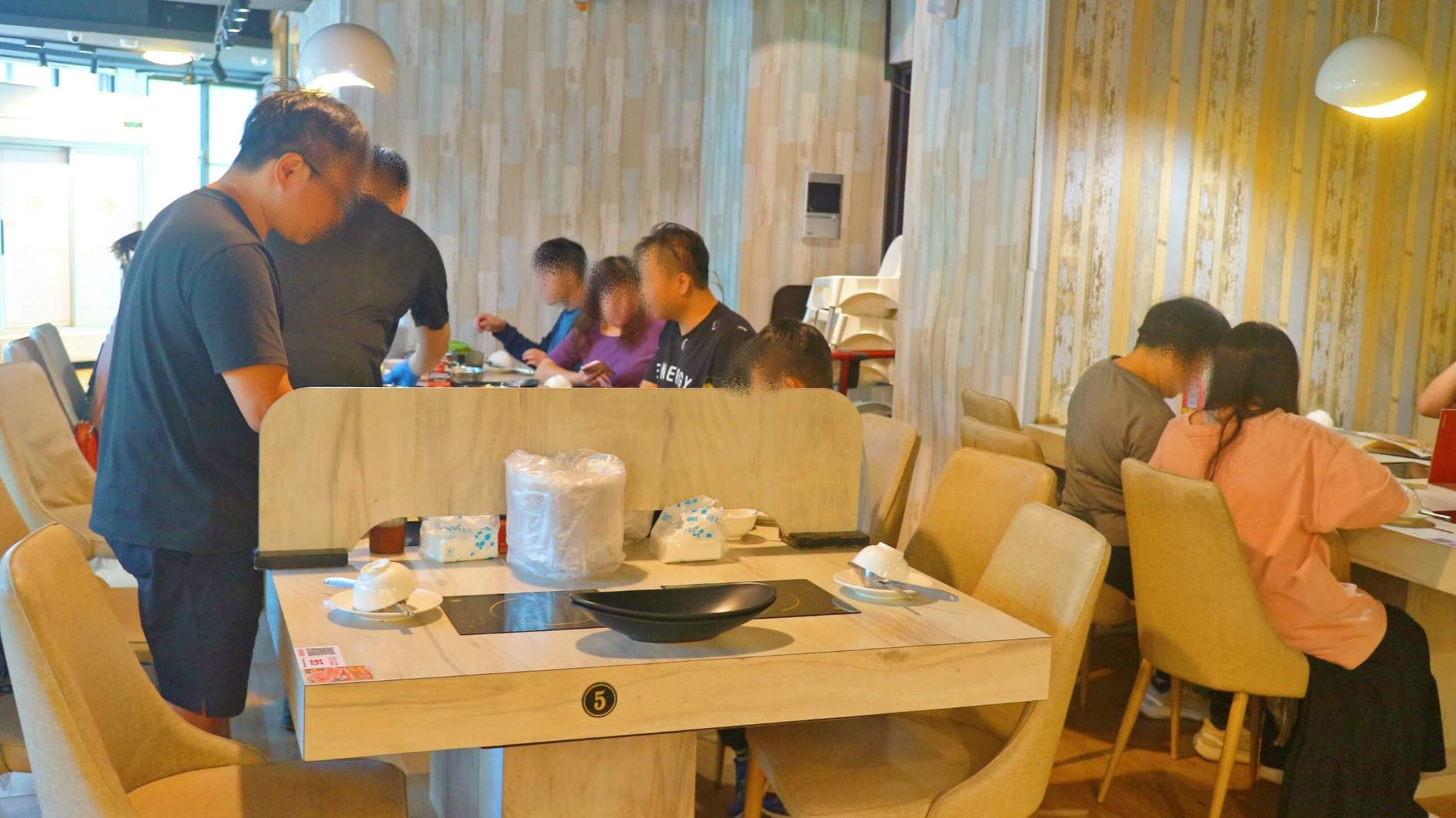 永和火鍋l 肉多多永和民權店 全台! 全天候! 平假日不限時! 輕量級套餐299 元起， 70多種自助吧、冰品吃到飽，CP值超高！(西門店.淡水店例假日除外，依各店營業時間；湯底.服務費另計)