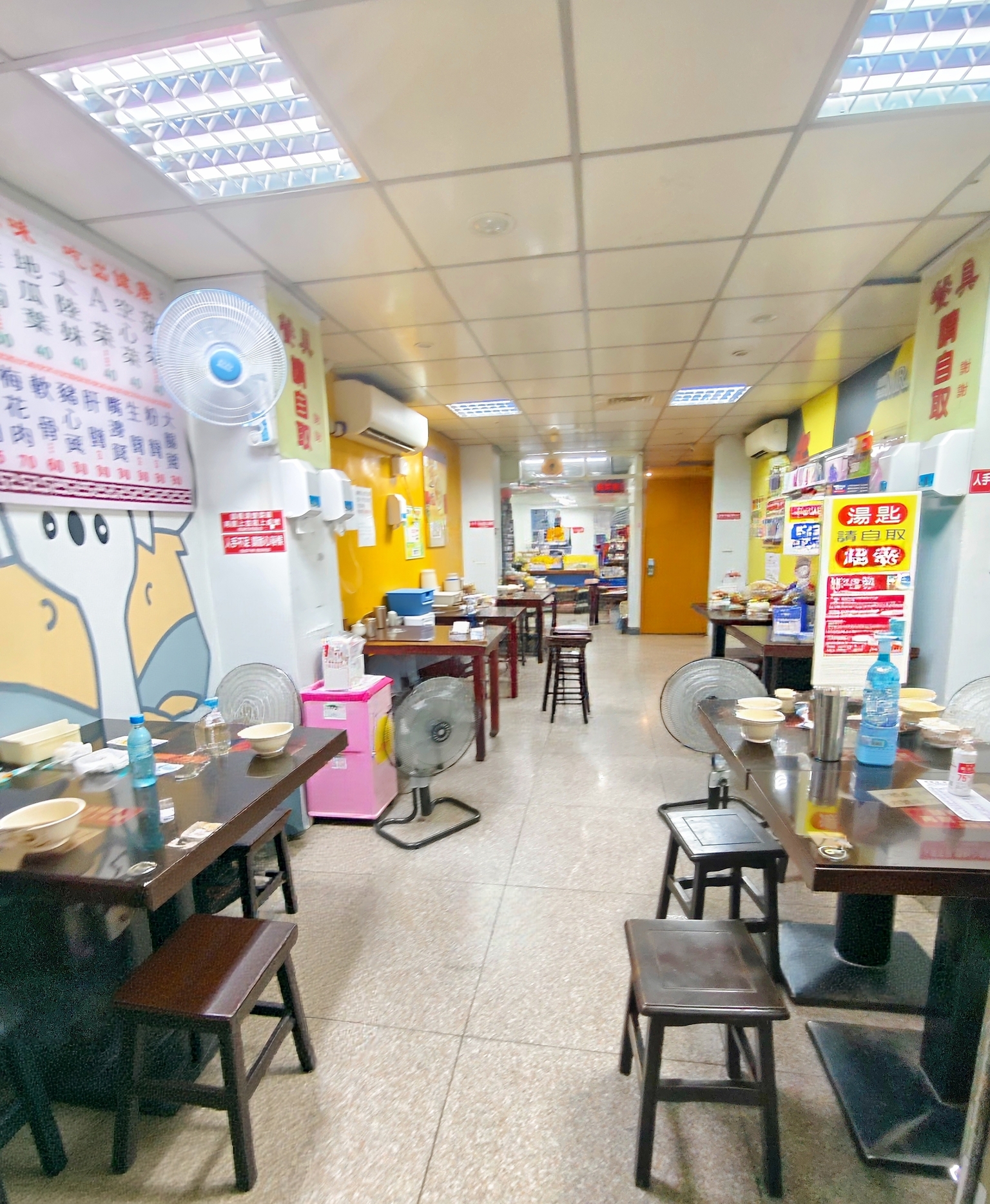 雙連美食推薦！老台北人從小吃到大、70年老店柴寮仔米苔目、黑白切配手工辣椒超對味！