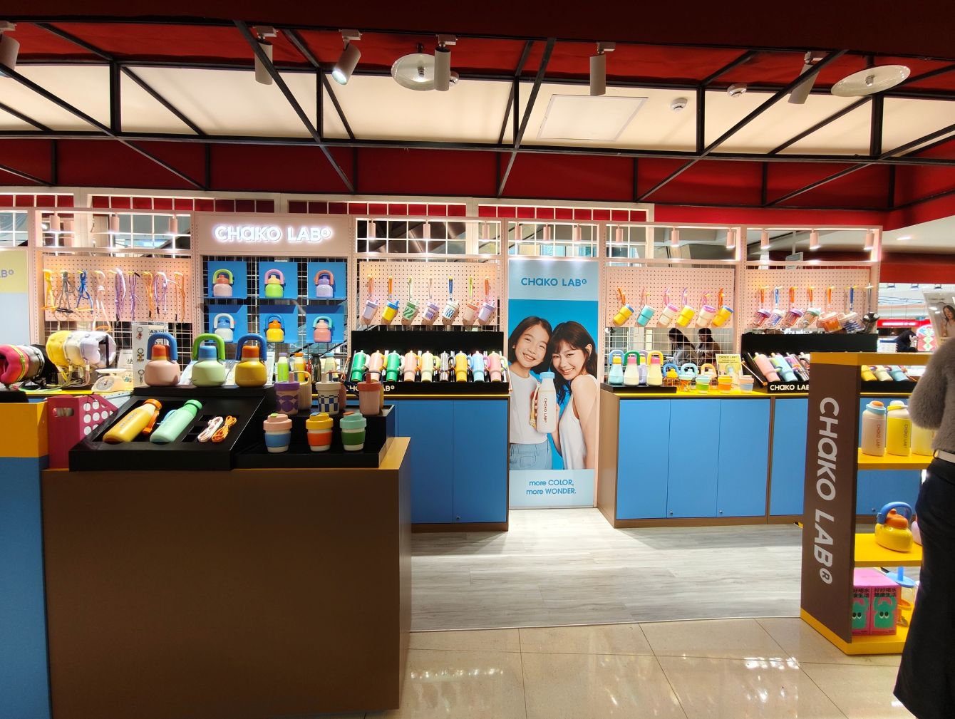 桃園大江購物中心、2026賀歲慶裝置藝術開箱、吃喝玩樂買一站式悠遊逛街城！（全年免費停車）