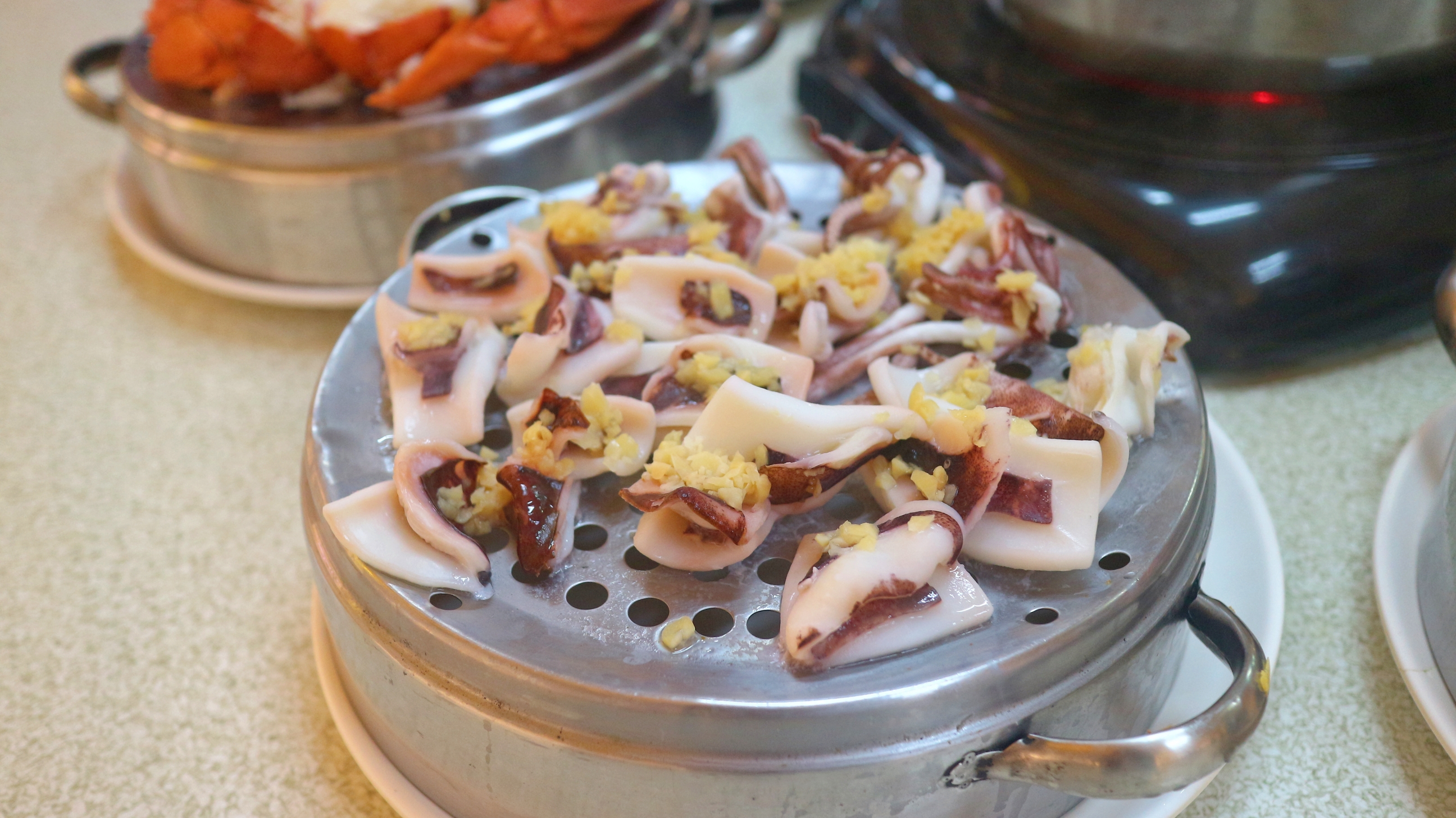 海鮮新鮮現蒸、爽嗑活體龍蝦、麵包蟹必吃、雜炊粥收尾超完美、朋月栻 二月牌沙茶爐 新莊店、新莊美食! - 第18張圖 海鮮新鮮現蒸、爽嗑活體龍蝦、麵包蟹必吃、雜炊粥收尾超完美、朋月栻 二月牌沙茶爐 新莊店、新莊美食!