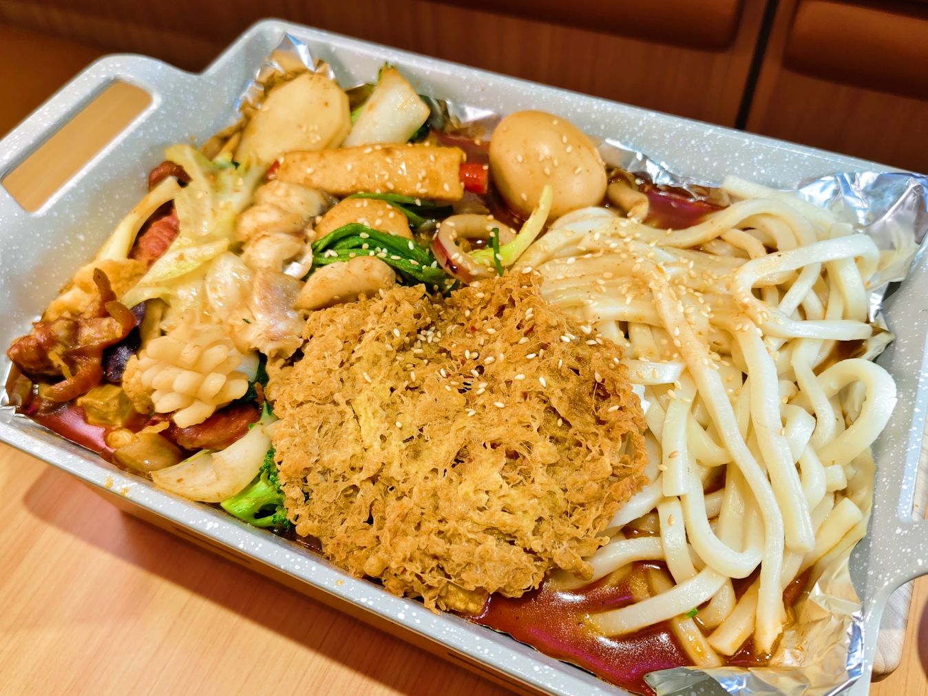 客製化麻辣料理、人氣獨特美味插旗台北、100種料自由選、秤重計價、白飯無限續吃、小谷姐姐！