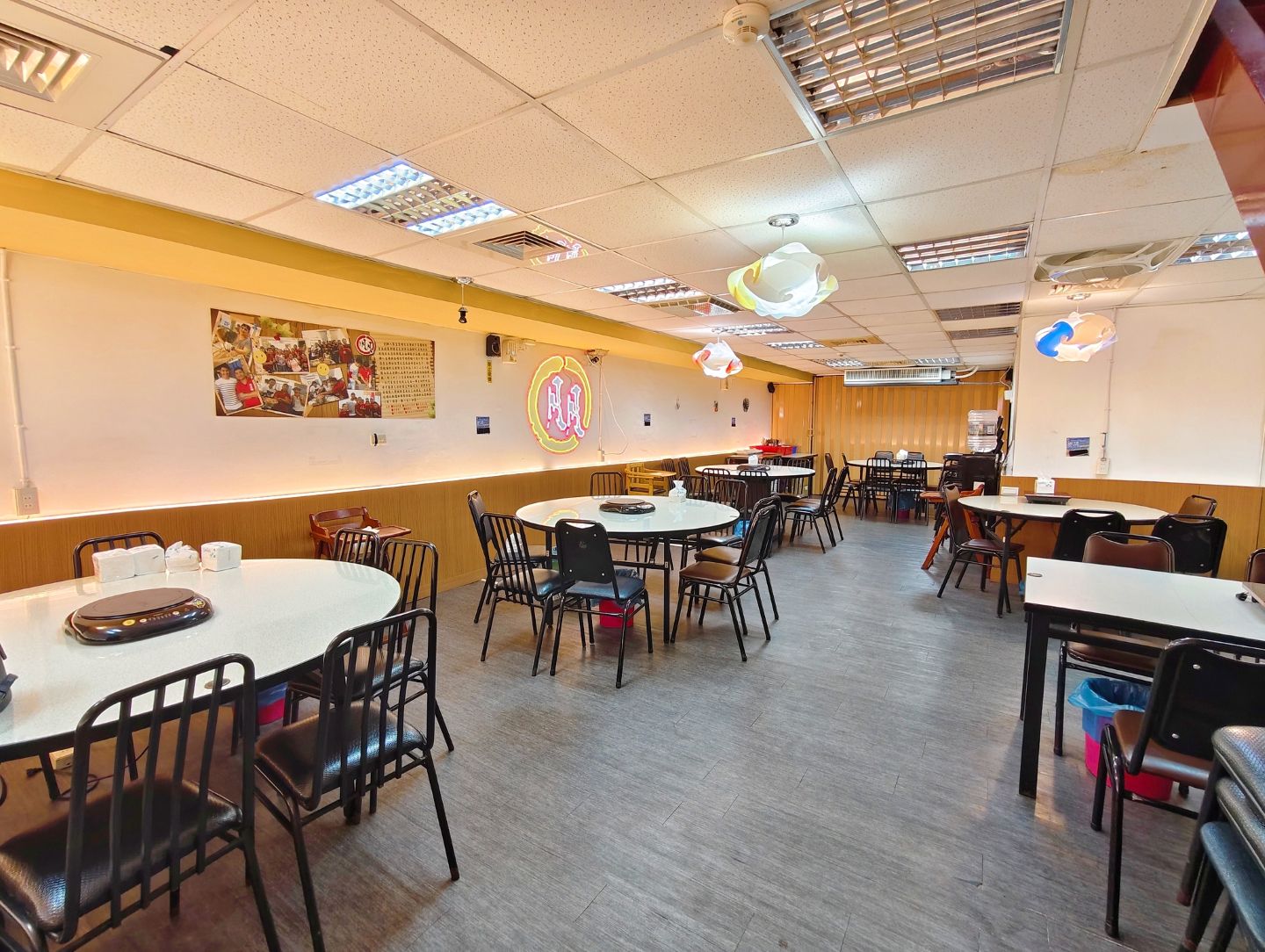 海鮮新鮮現蒸、爽嗑活體龍蝦、麵包蟹必吃、雜炊粥收尾超完美、朋月栻 二月牌沙茶爐 新莊店、新莊美食! - 第4張圖 海鮮新鮮現蒸、爽嗑活體龍蝦、麵包蟹必吃、雜炊粥收尾超完美、朋月栻 二月牌沙茶爐 新莊店、新莊美食!