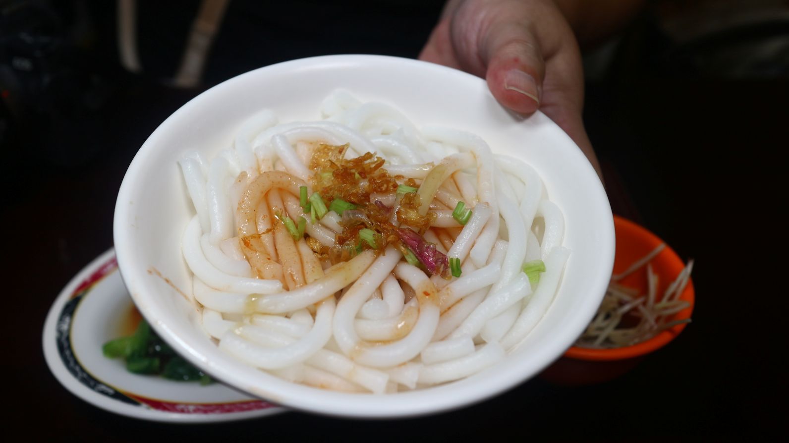 雙連美食推薦！老台北人從小吃到大、70年老店柴寮仔米苔目、黑白切配手工辣椒超對味！