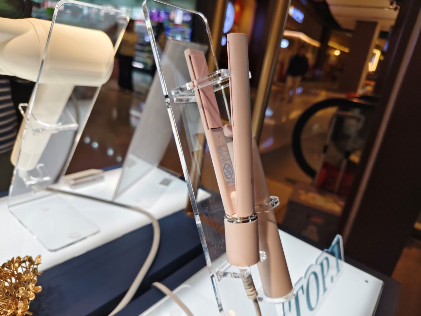 桃園大江購物中心、2026賀歲慶裝置藝術開箱、吃喝玩樂買一站式悠遊逛街城！（全年免費停車）