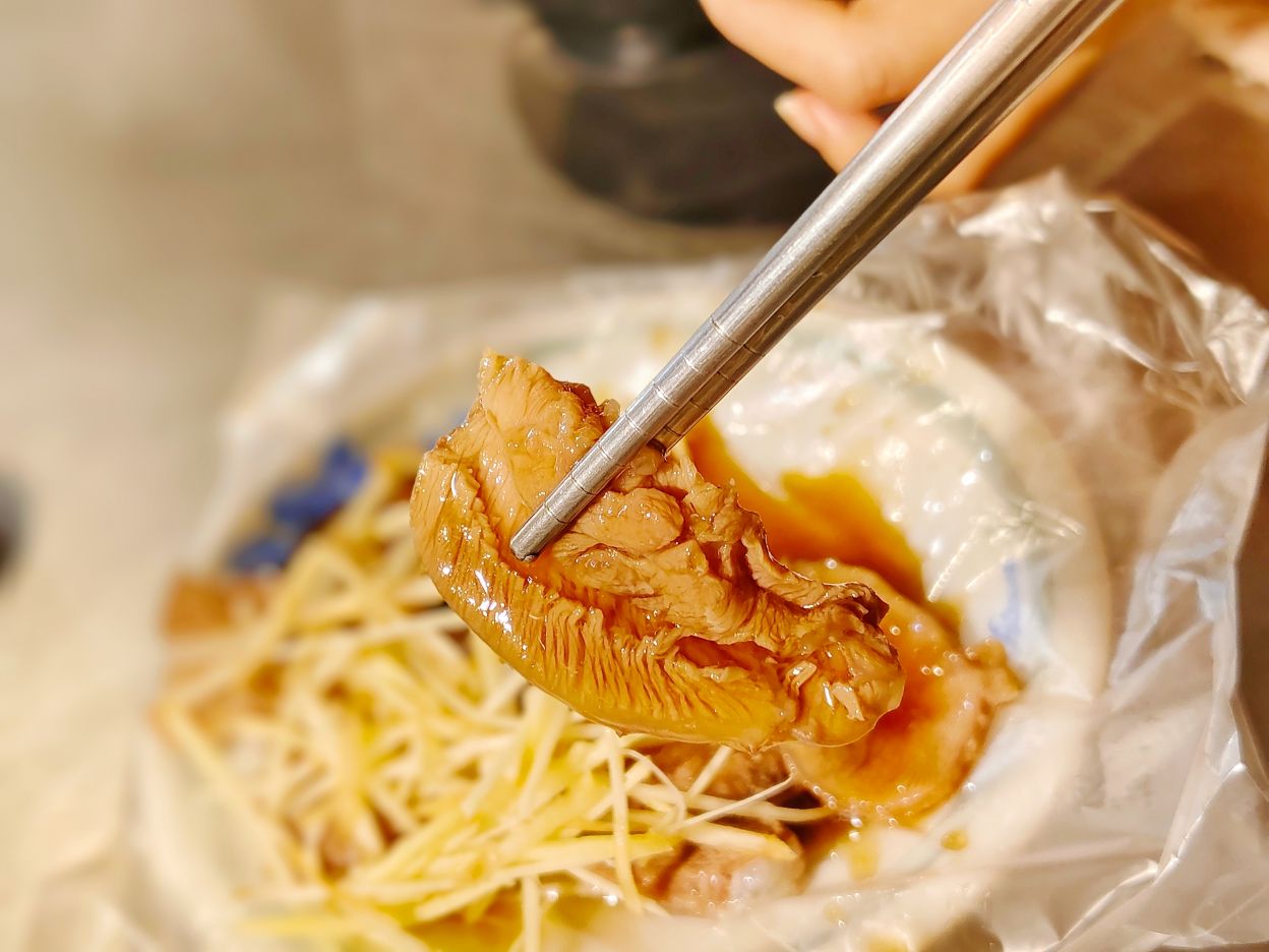 一日3小時半國慶市場內、經典台灣道地美食、全品項濃郁Q嫩不油膩、阿嬌米粉湯！