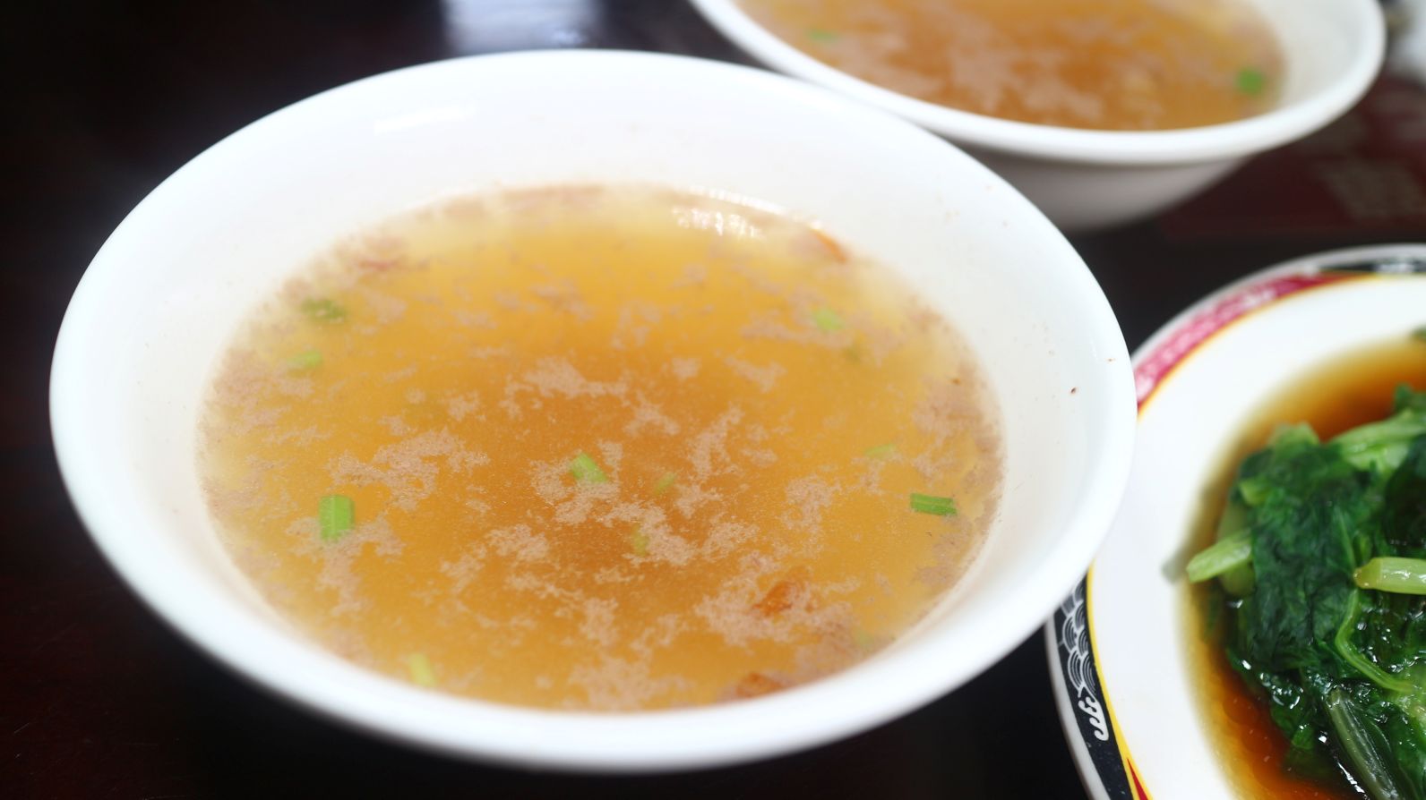 雙連美食推薦！老台北人從小吃到大、70年老店柴寮仔米苔目、黑白切配手工辣椒超對味！