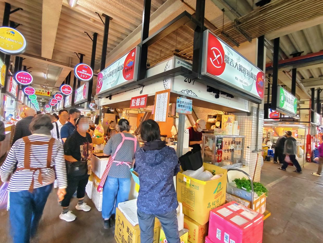 花蓮市重慶市場美食｜蚵仔大又鮮、大腸鮮蚵麵線、滿滿肉Q嫩爌肉飯必吃、鼎吉大腸鮮蚵麵線207攤！花蓮早午餐推薦