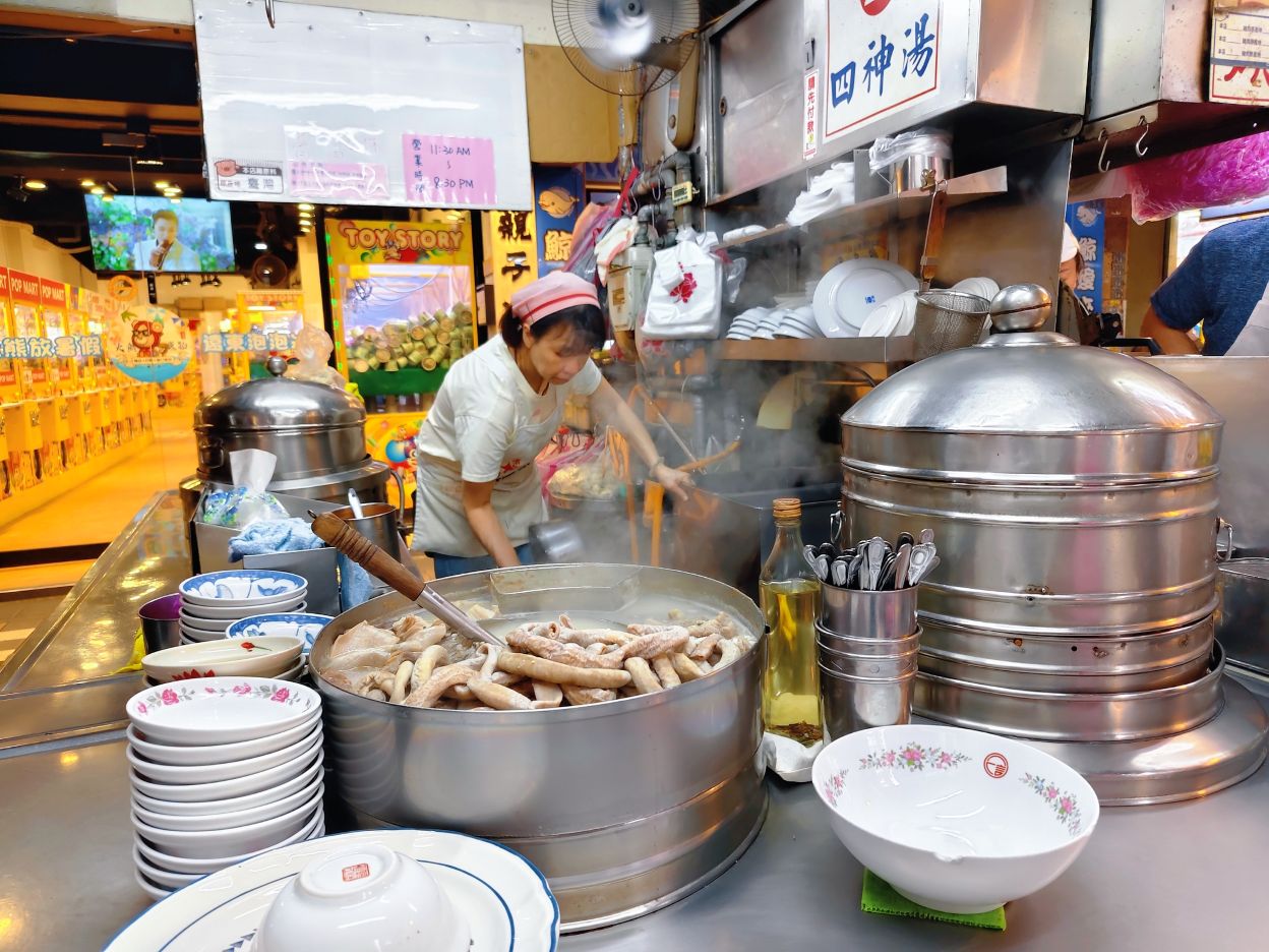 甘甜美味飄香80年老店、濃郁乳白四神湯頭可以續湯、基隆廟口 四神湯20號攤! - 第4張圖 甘甜美味飄香80年老店、濃郁乳白四神湯頭可以續湯、基隆廟口 四神湯20號攤!