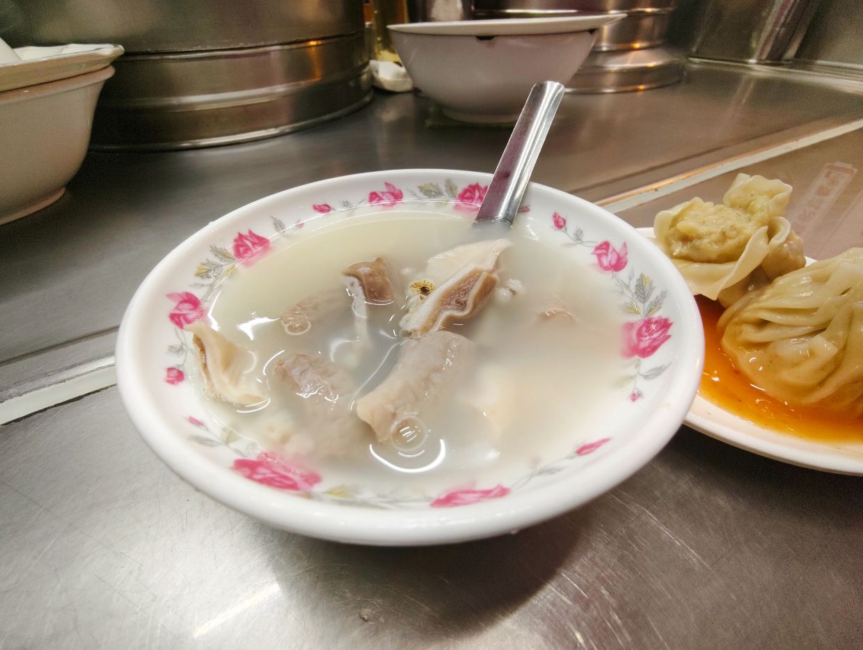 甘甜美味飄香80年老店、濃郁乳白四神湯頭可以續湯、基隆廟口 四神湯20號攤! - 第7張圖 甘甜美味飄香80年老店、濃郁乳白四神湯頭可以續湯、基隆廟口 四神湯20號攤!