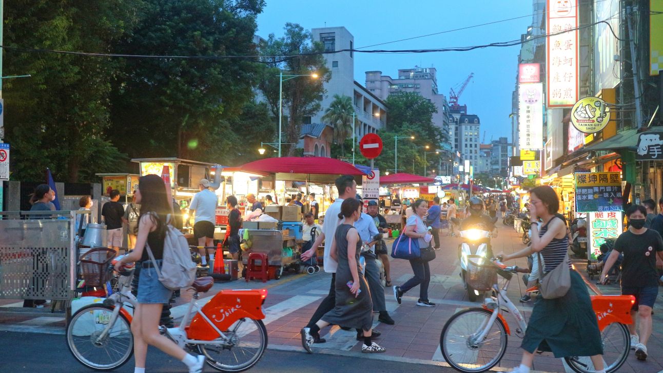 六一散?傳統古早消暑茶飲、台北人氣飲品、最老牌苦茶!寧夏夜市 - 第2張圖 六一散?傳統古早消暑茶飲、台北人氣飲品、最老牌苦茶!寧夏夜市