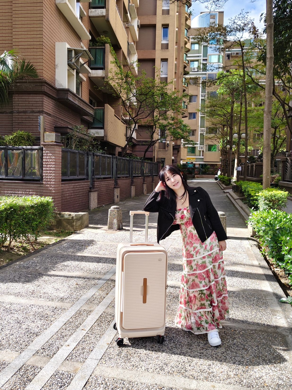旅行必備好朋友|DORIS朵莉絲 極o能裝行李箱 PRO款、前開式設計、大容量、五輪耐重、摔破換新箱保修! - 第2張圖 旅行必備好朋友|DORIS朵莉絲 極o能裝行李箱 PRO款、前開式設計、大容量、五輪耐重、摔破換新箱保修!