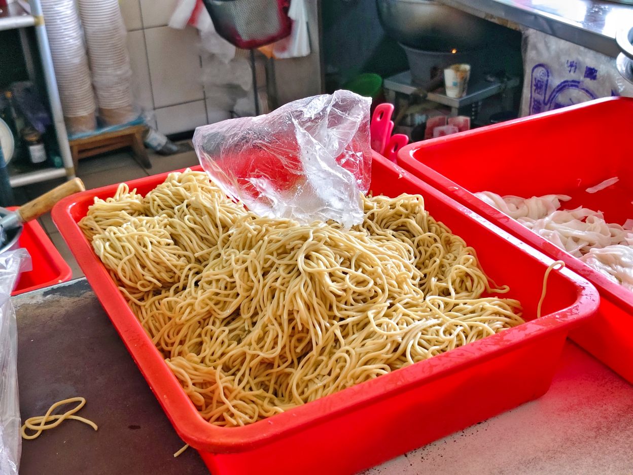 宜蘭員山小吃|肉羹大塊無裹粉、湯頭清爽真好喝、新城肉焿! - 第4張圖 宜蘭員山小吃|肉羹大塊無裹粉、湯頭清爽真好喝、新城肉焿!