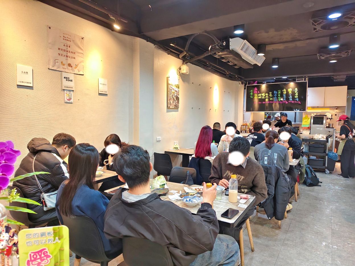 夜貓族的深夜食堂、手掌大的厚實厚排骨、新客一吃都愛爆、胖老闆誠意肉粥! - 第3張圖 夜貓族的深夜食堂、手掌大的厚實厚排骨、新客一吃都愛爆、胖老闆誠意肉粥!
