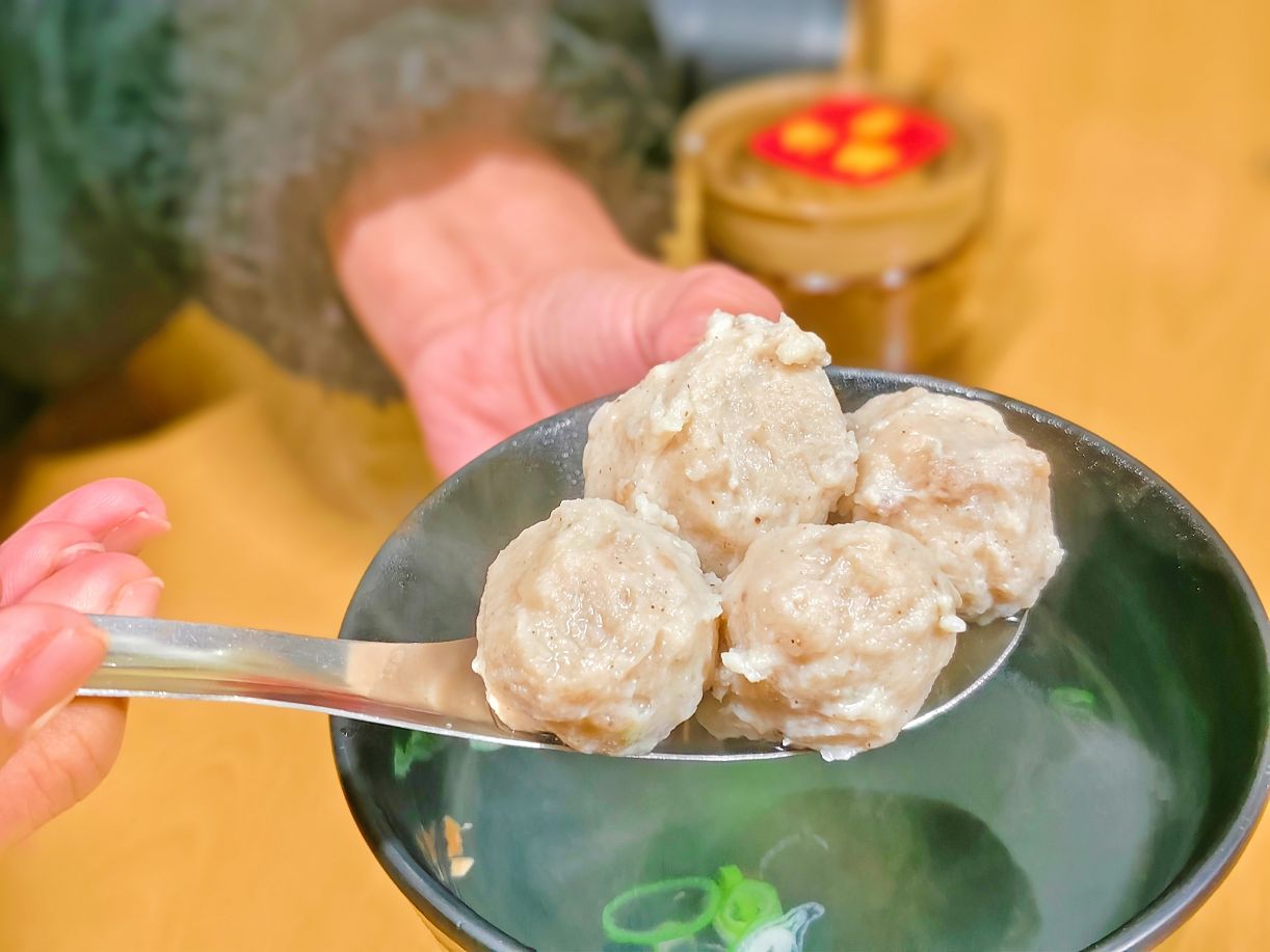 現點現蒸皮薄湯多會爆汁、滿滿三星蔥、在地人的私房小店、美公子湯包 ! - 第10張圖 現點現蒸皮薄湯多會爆汁、滿滿三星蔥、在地人的私房小店、美公子湯包 !