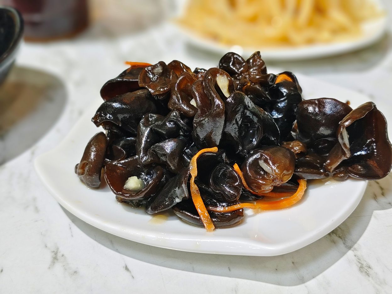 江子翠美食｜許多獨門料理、澎湃米線百元吃好飽、鷄小二米線 完美的一餐！