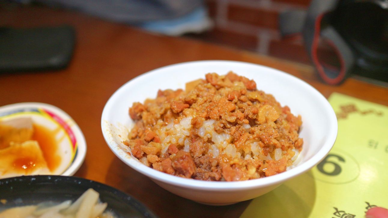 魯肉飯百年老店、創立民國9年、擄獲人心魚翅肉羹、魯肉飯超好吃、三元號魯肉飯! - 第8張圖 魯肉飯百年老店、創立民國9年、擄獲人心魚翅肉羹、魯肉飯超好吃、三元號魯肉飯!