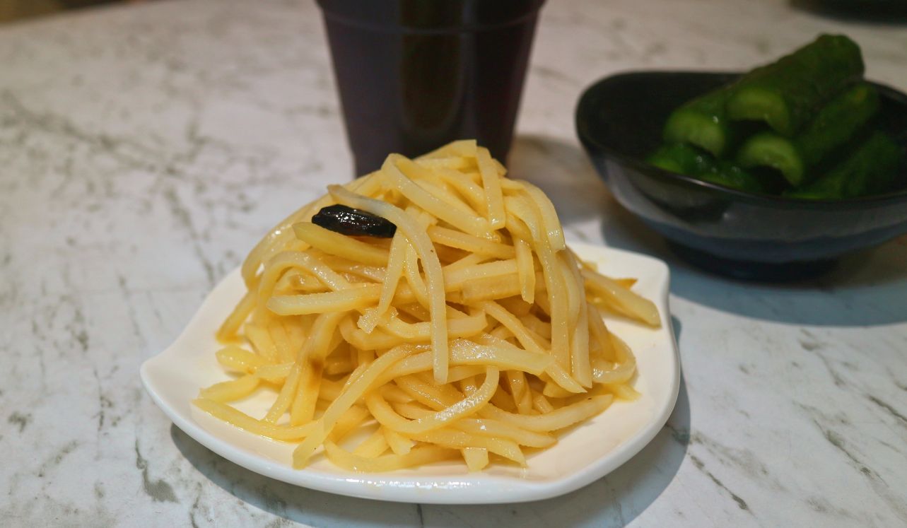 江子翠美食｜許多獨門料理、澎湃米線百元吃好飽、鷄小二米線 完美的一餐！