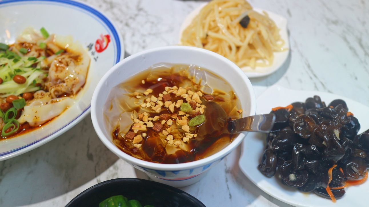 江子翠美食｜許多獨門料理、澎湃米線百元吃好飽、鷄小二米線 完美的一餐！