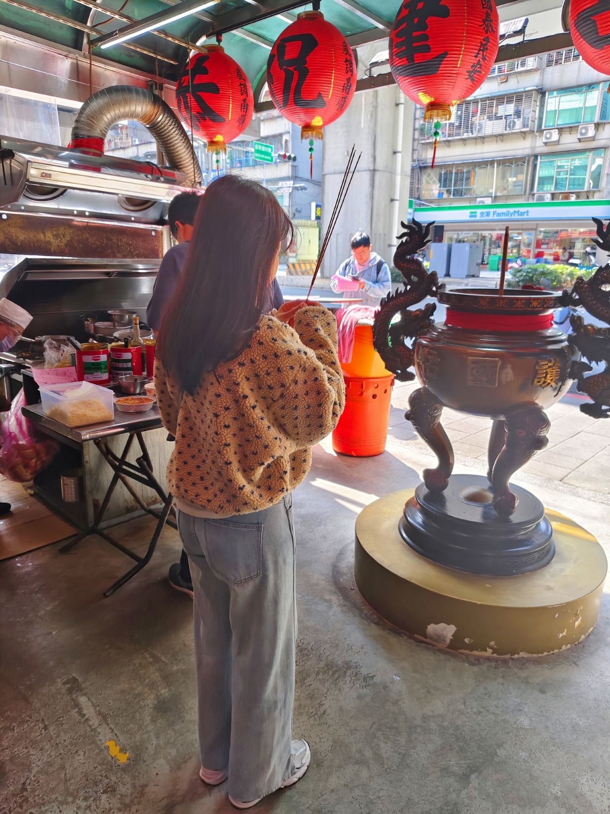 隱藏美食小吃店、在宮廟前吃義大利麵、不一樣 義大利麵、焗烤！
