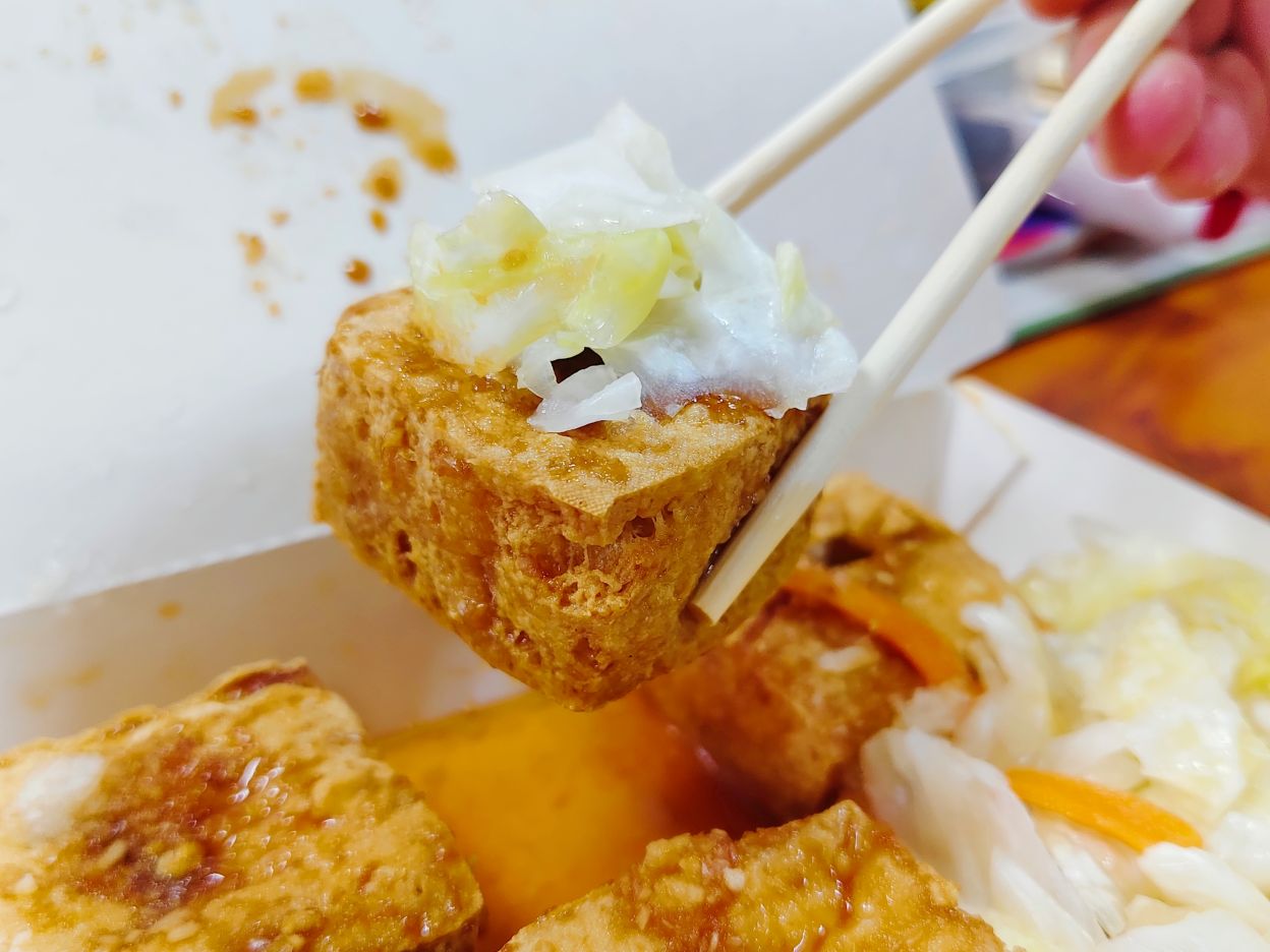 花蓮美崙小吃｜白燈塔公園旁邊現煎炸臭豆腐、蔥油餅、美崙現炸臭豆腐！