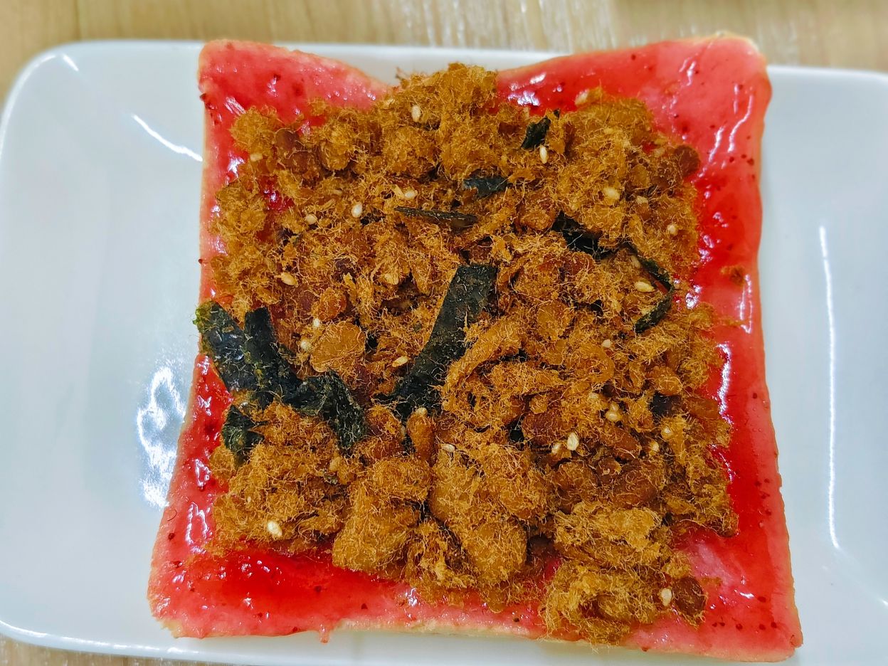 板橋國慶市場、培根肉鬆起士蛋餅爆餡好過癮、法國吐司尬肉鬆邪惡登場、草莓厚片加肉鬆超犯規、稀飯肉鬆真的是超級絕配!泰德肉鬆鋪! - 第14張圖 板橋國慶市場、培根肉鬆起士蛋餅爆餡好過癮、法國吐司尬肉鬆邪惡登場、草莓厚片加肉鬆超犯規、稀飯肉鬆真的是超級絕配!泰德肉鬆鋪!