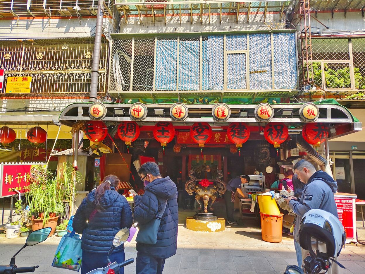 隱藏美食小吃店、在宮廟前吃義大利麵、不一樣 義大利麵、焗烤！
