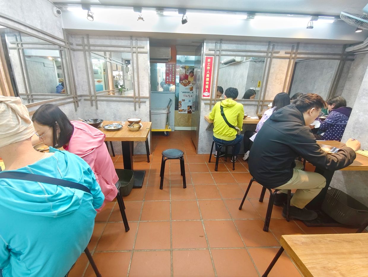 板橋埔墘美食、老字號美食、酸辣口感超開胃、超人氣臭豆酥脆腐爽度破錶、陳新抄手 ! - 第6張圖 板橋埔墘美食、老字號美食、酸辣口感超開胃、超人氣臭豆酥脆腐爽度破錶、陳新抄手 !