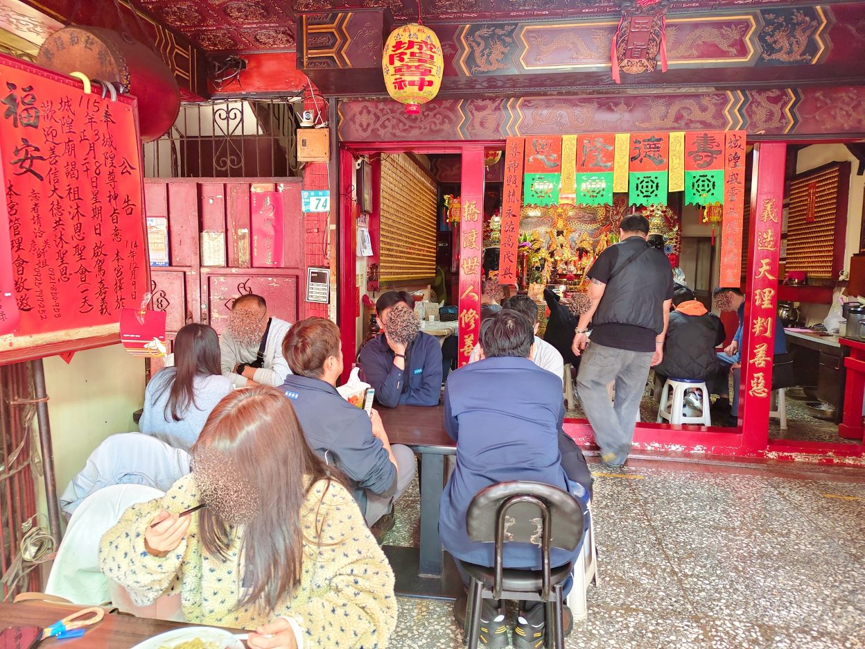 隱藏美食小吃店、在宮廟前吃義大利麵、不一樣 義大利麵、焗烤！