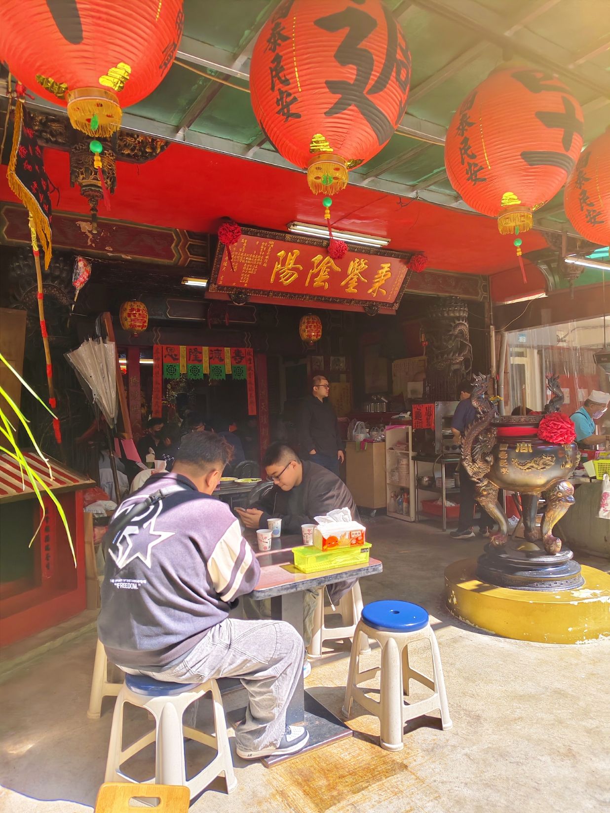 隱藏美食小吃店、在宮廟前吃義大利麵、不一樣 義大利麵、焗烤！