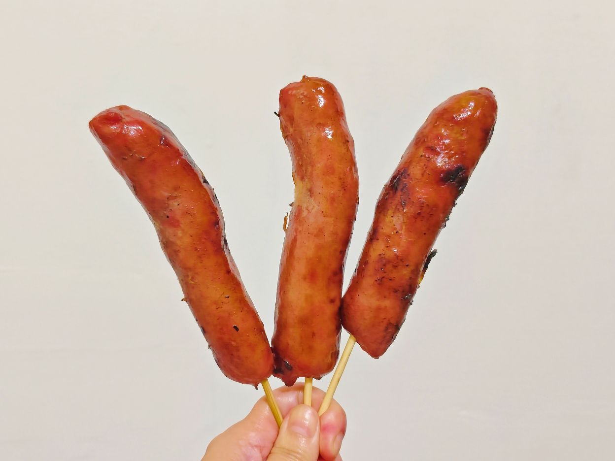 板橋第一麵線王就要來一套、麵線尬香腸在地人天天來、油庫口蚵仔麵線！