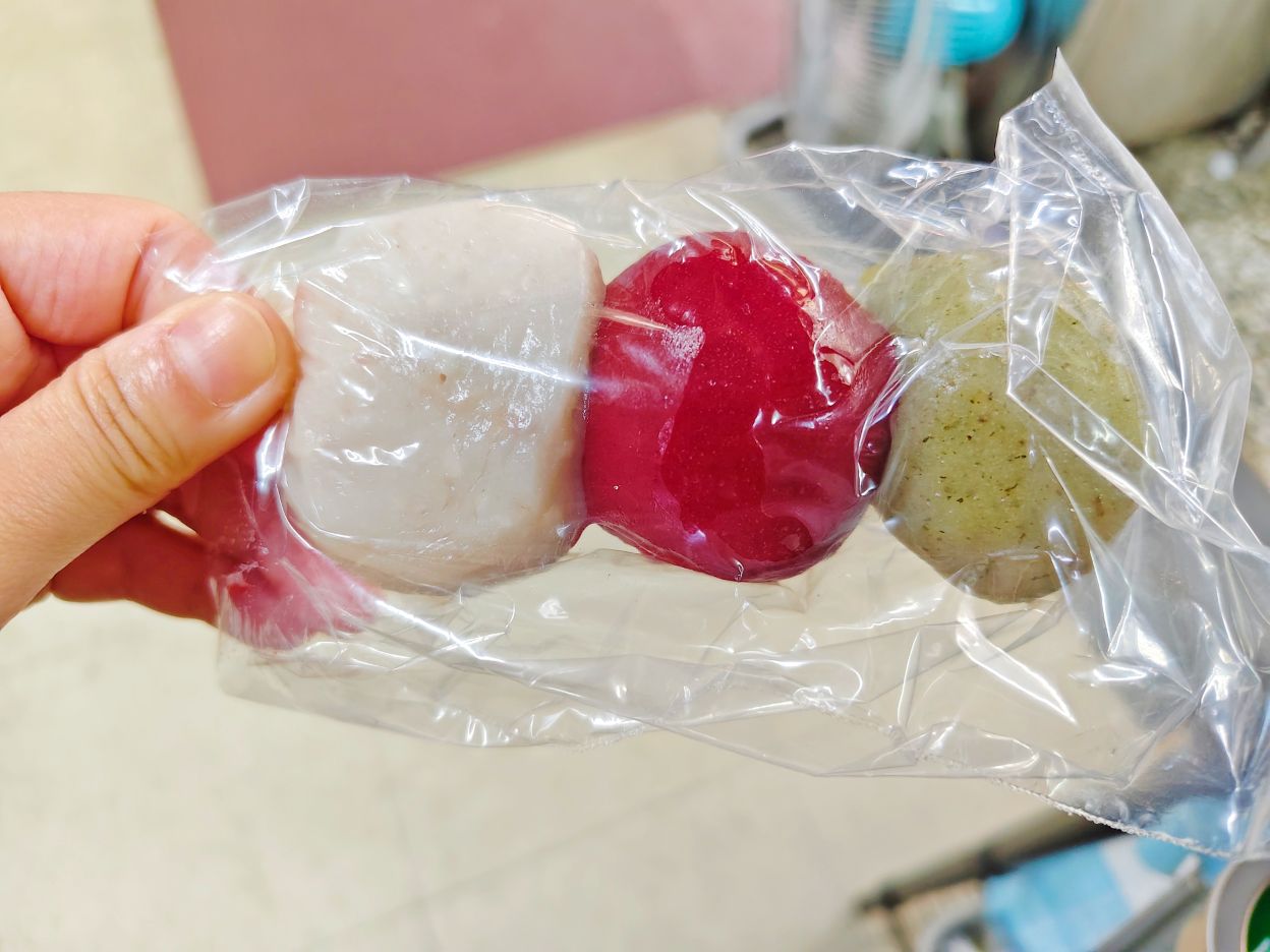 板橋第一麵線王就要來一套、麵線尬香腸在地人天天來、油庫口蚵仔麵線！