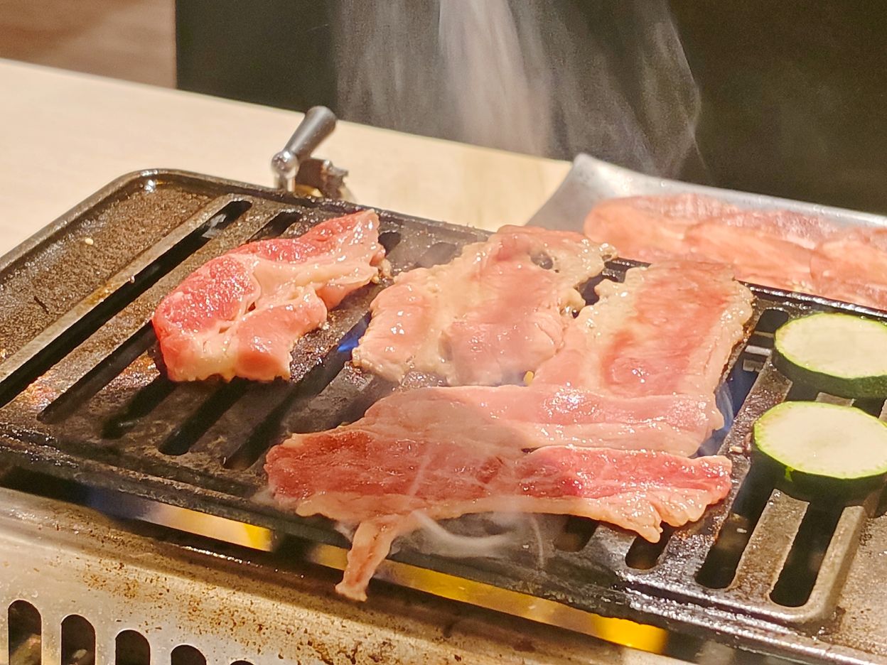 新店燒肉推薦|豪華澎湃牛盤套餐、平價就能吃到多種和牛!牛燒肉Yakiniku - 第24張圖 新店燒肉推薦|豪華澎湃牛盤套餐、平價就能吃到多種和牛!牛燒肉Yakiniku