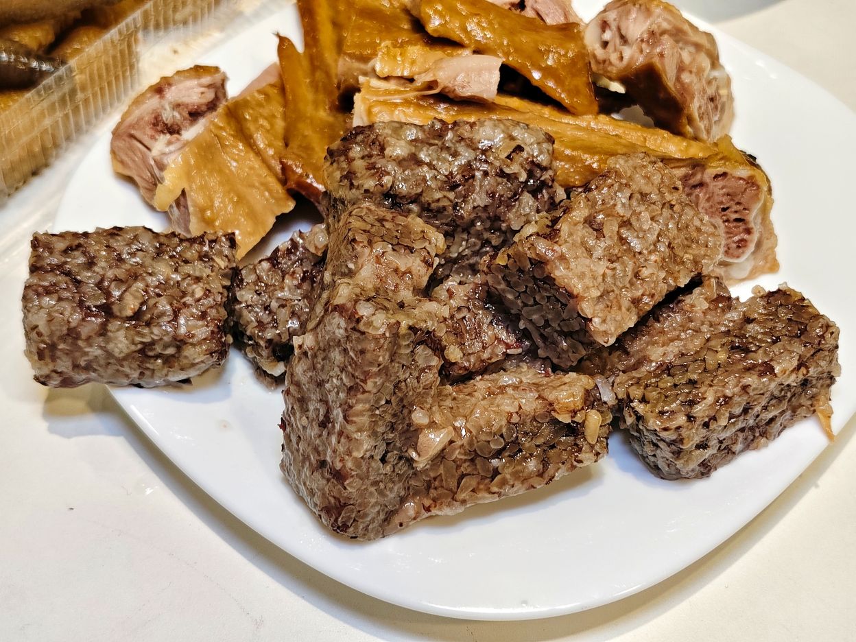 板橋江子翠美食小吃、買到隔天鵝肉退錢、標榜保證新鮮、天仙鵝肉！江寧黃昏市場美食！